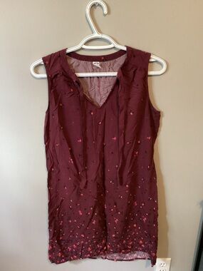 Old Navy Sleeveless Embellished V-Neck Dress in Wine Red